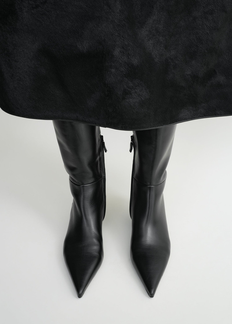 Totême Sharp leather knee-high boots black outlook