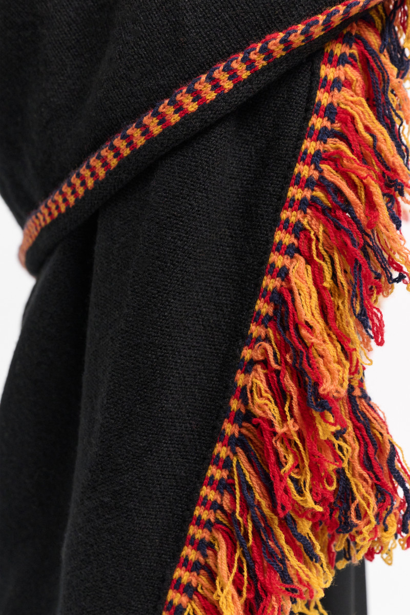 FRINGED COZYNESS poncho 6