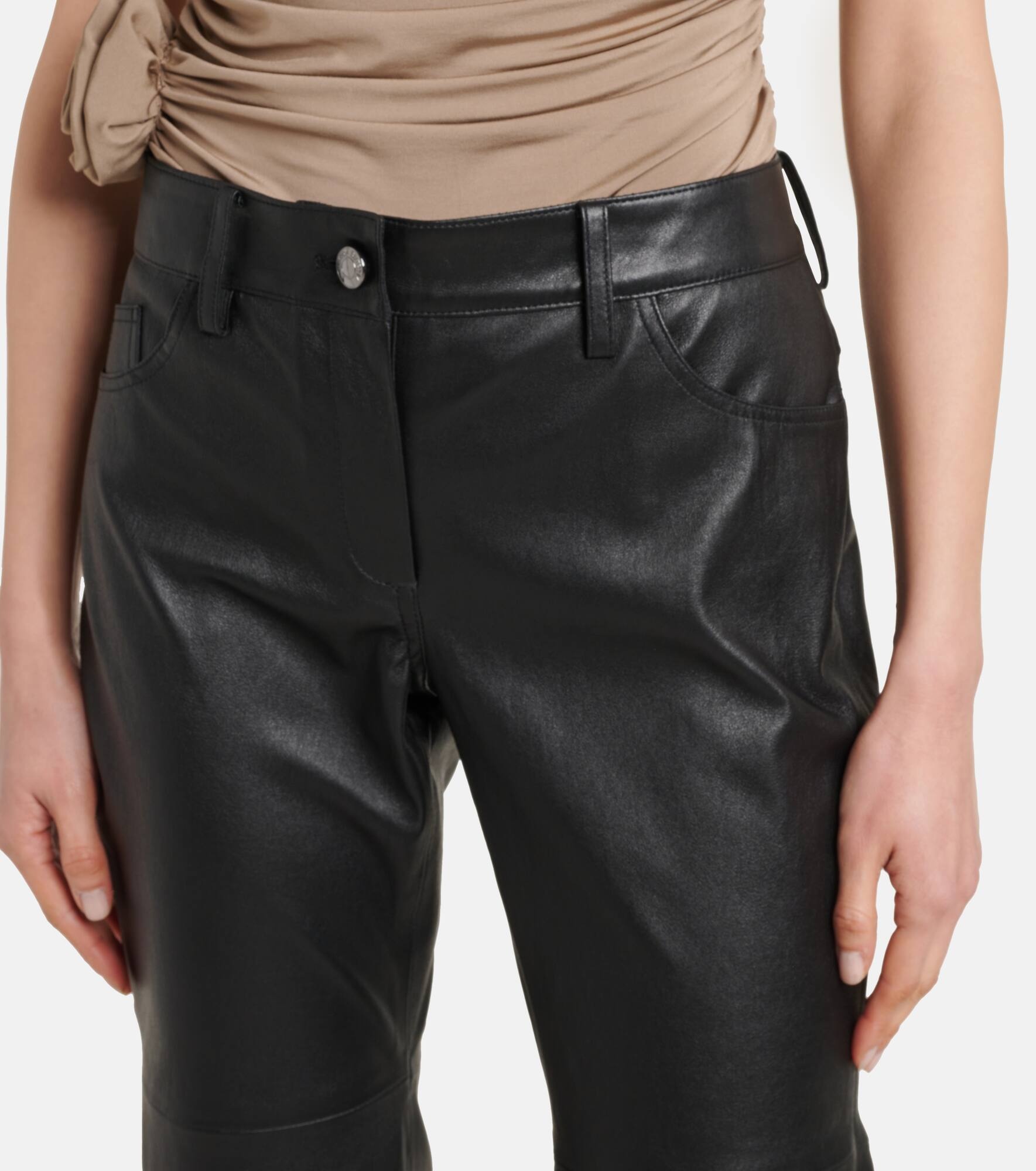 Low-rise leather capris - 4
