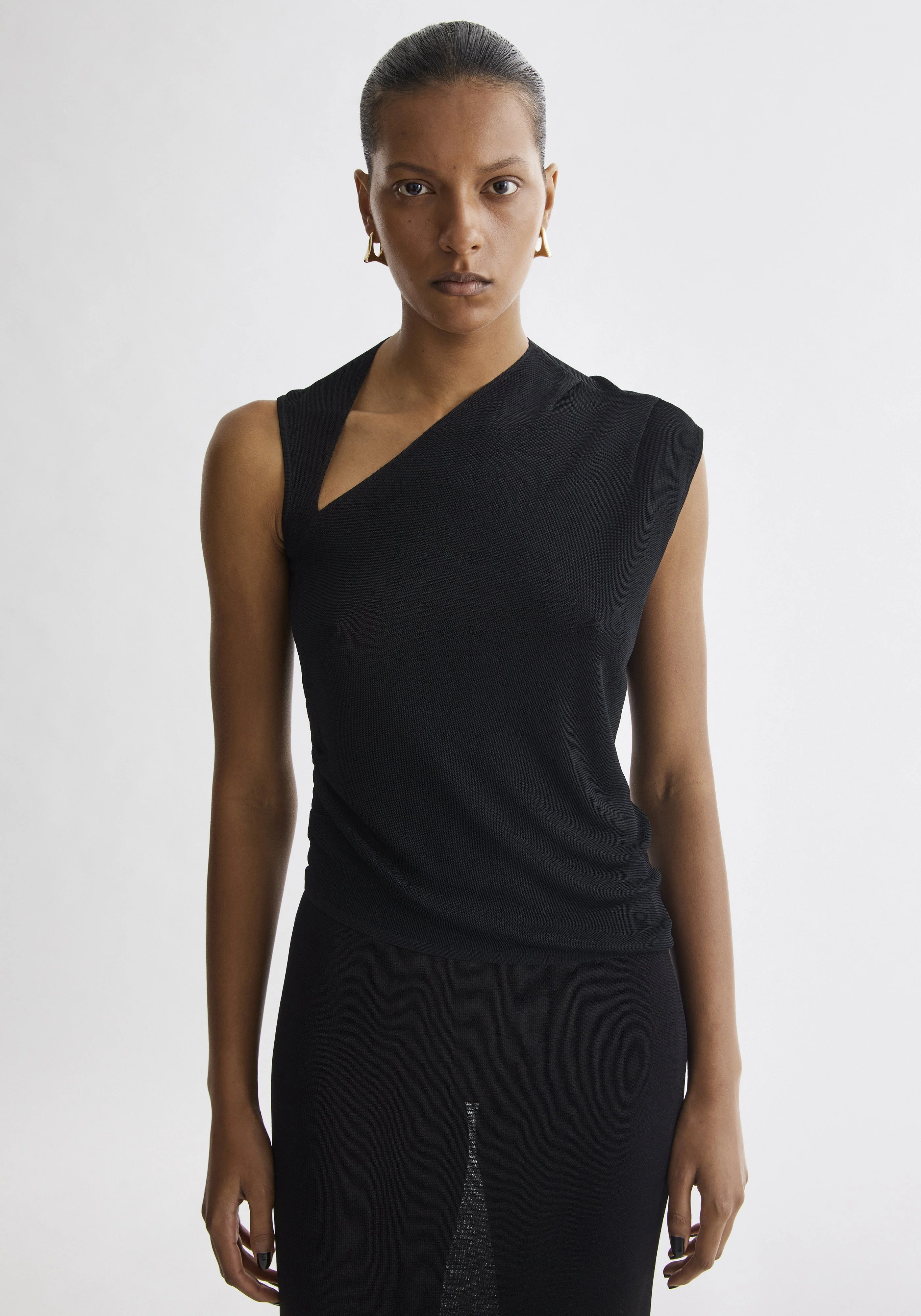 SAMANTHA
Asymmetric neckline sleeveless top - 1