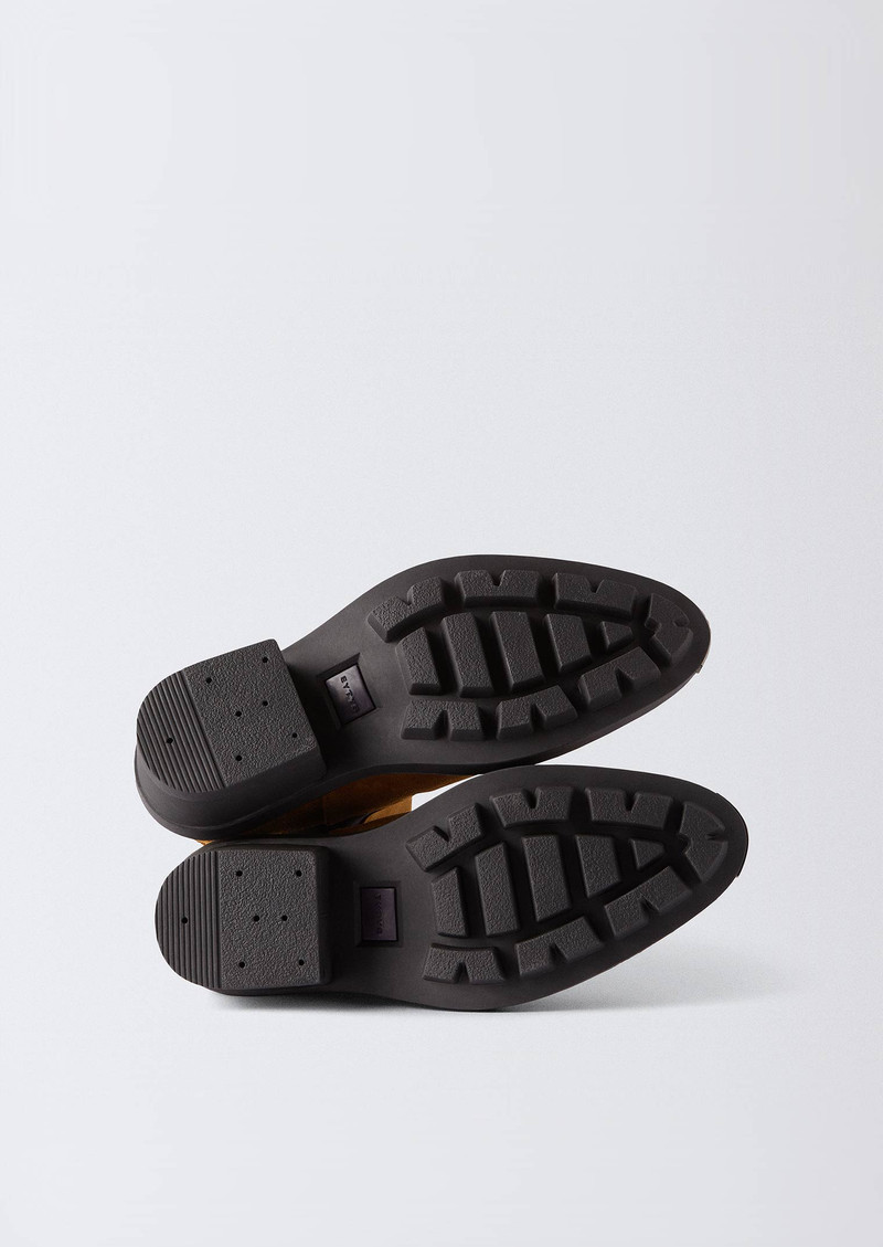 NIKITA II WAXY SUEDE OCHRE 5