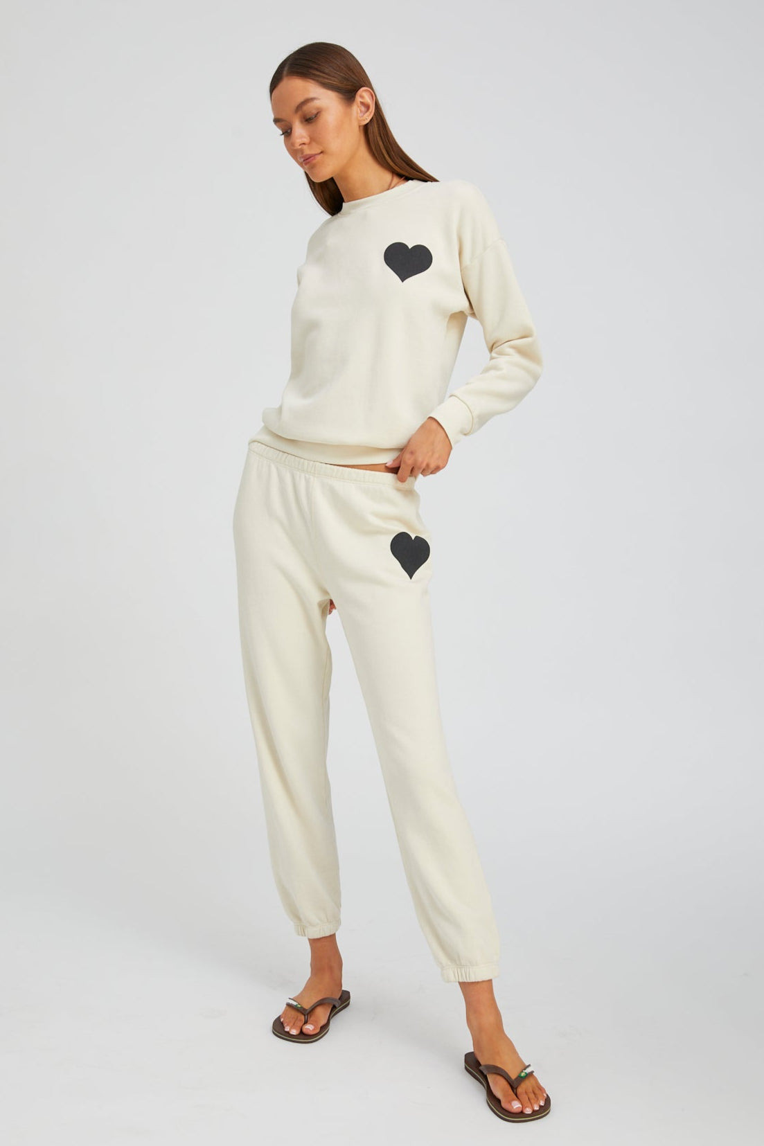 VINTAGE WHITE HEART SWEATSHIRT - 2