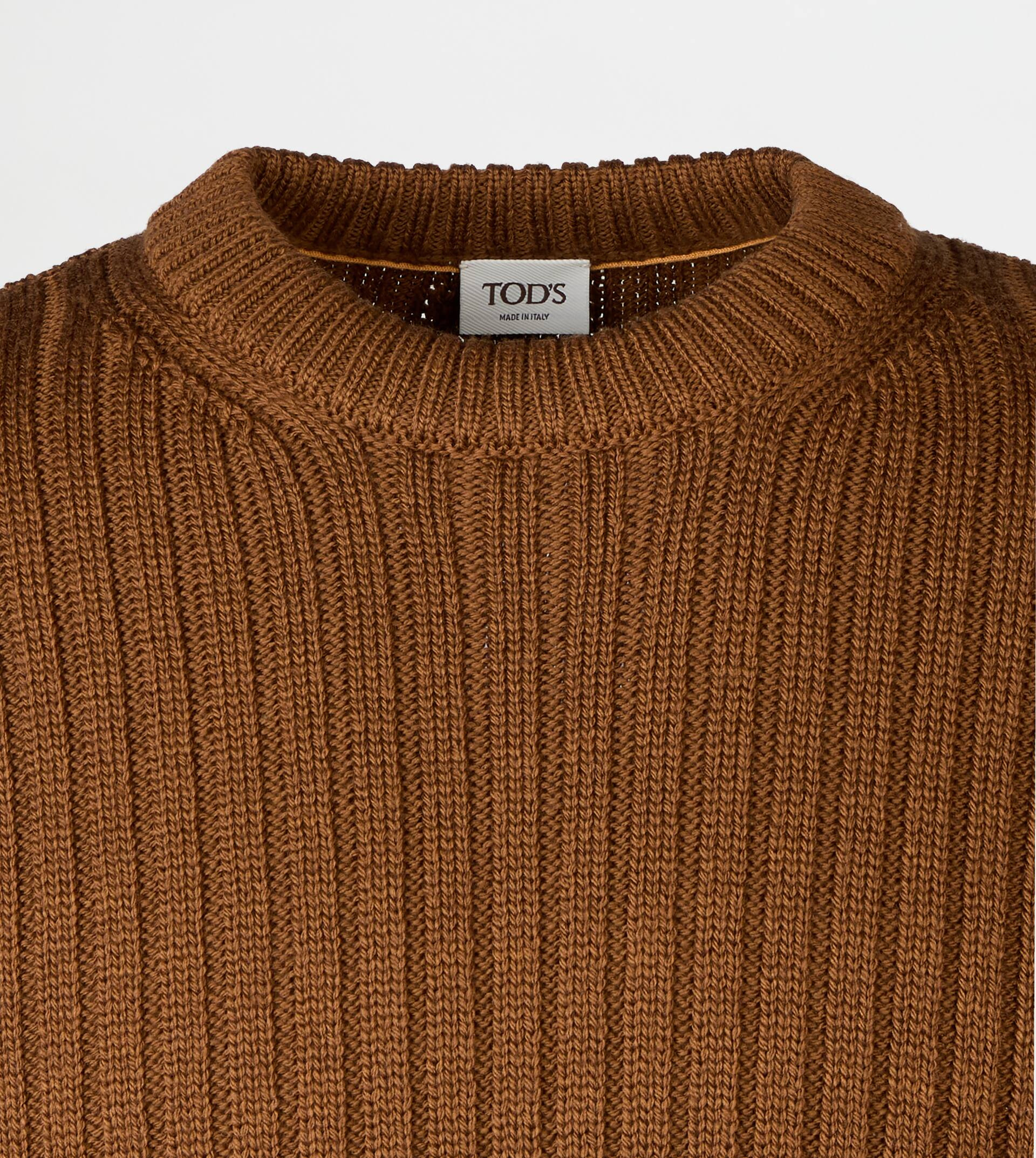 ROUND-NECK PULLOVER IN MERINO WOOL - BROWN - 7