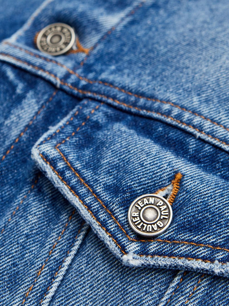button-fastening jacket 5