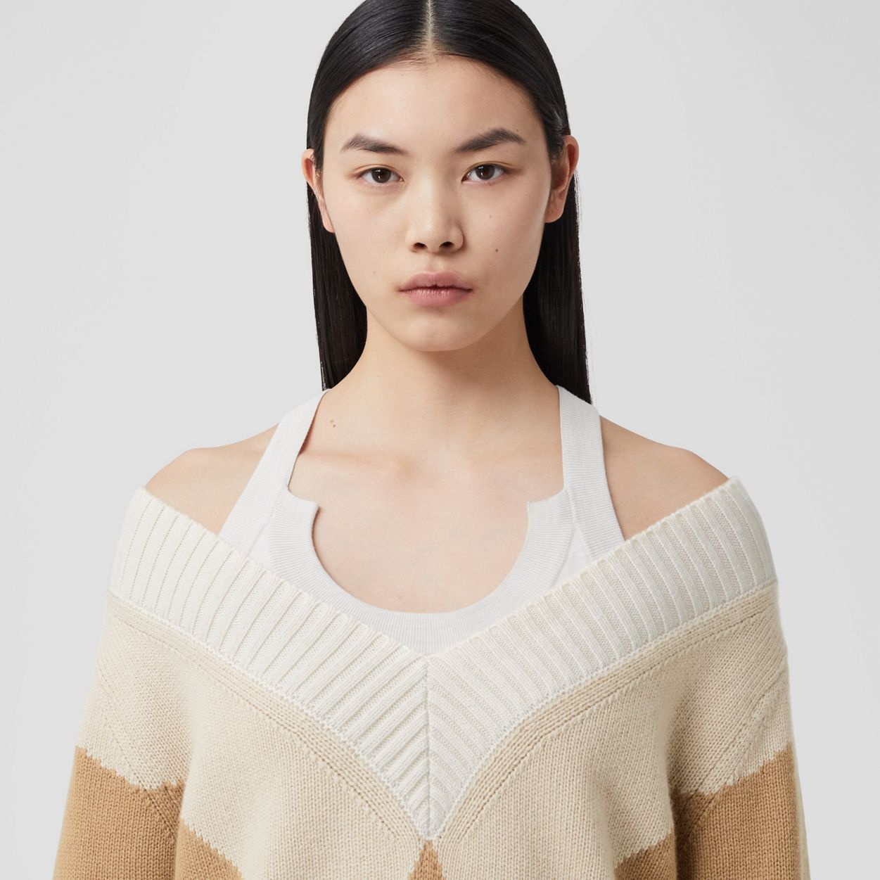 Chevron Intarsia Cashmere V-neck Sweater - 3