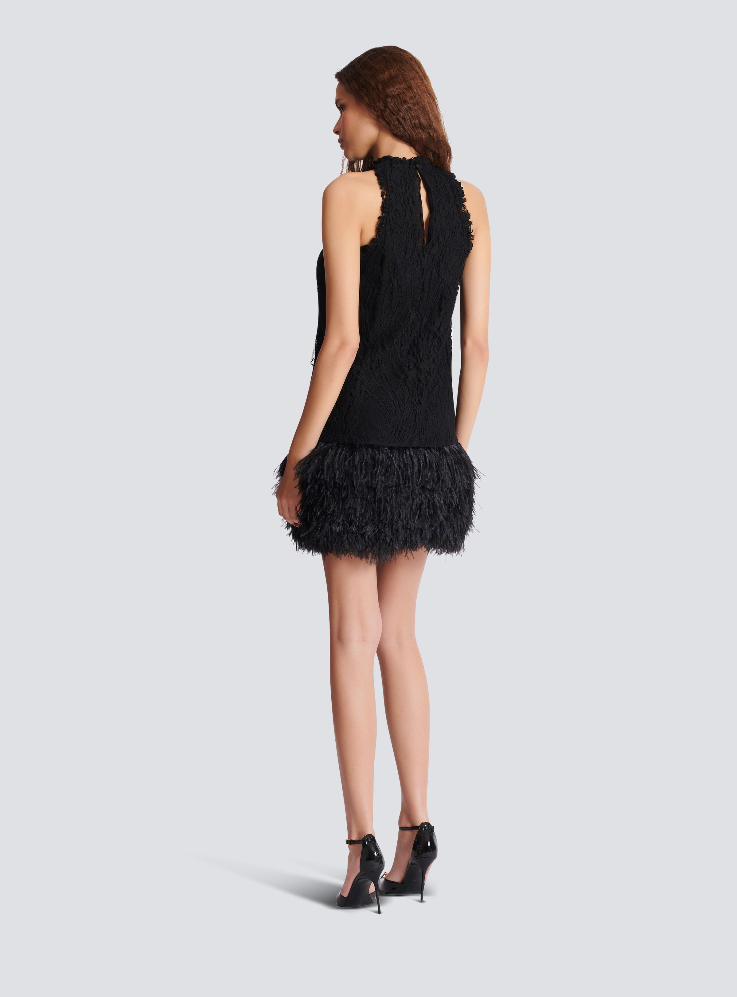 Flowing lace and feather dress - 4