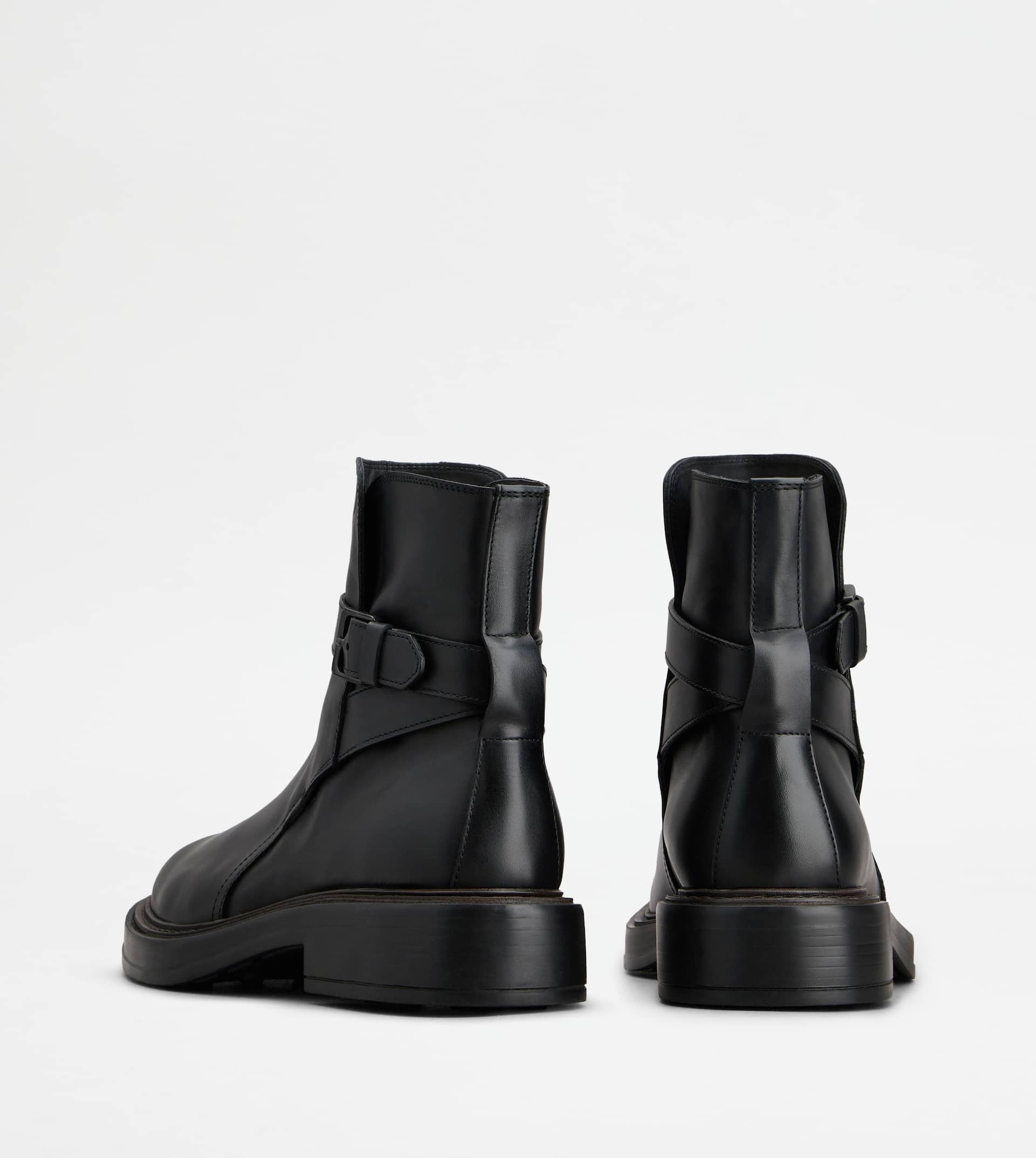 ANKLE BOOTS IN LEATHER - BLACK - 3