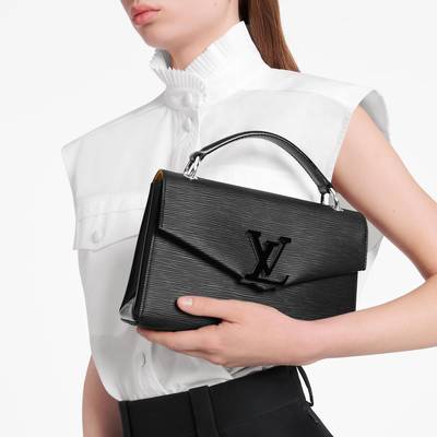 Louis Vuitton Pochette Grenelle outlook