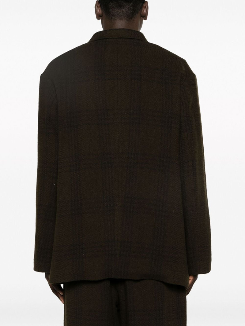 peak-lapels check-pattern blazer 4