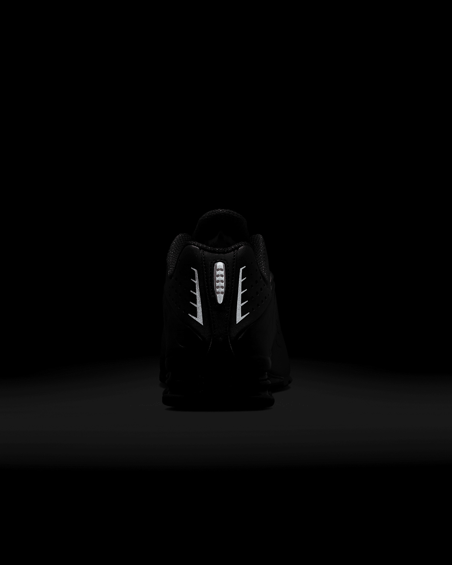Nike Shox R4 Women's Shoes - 8