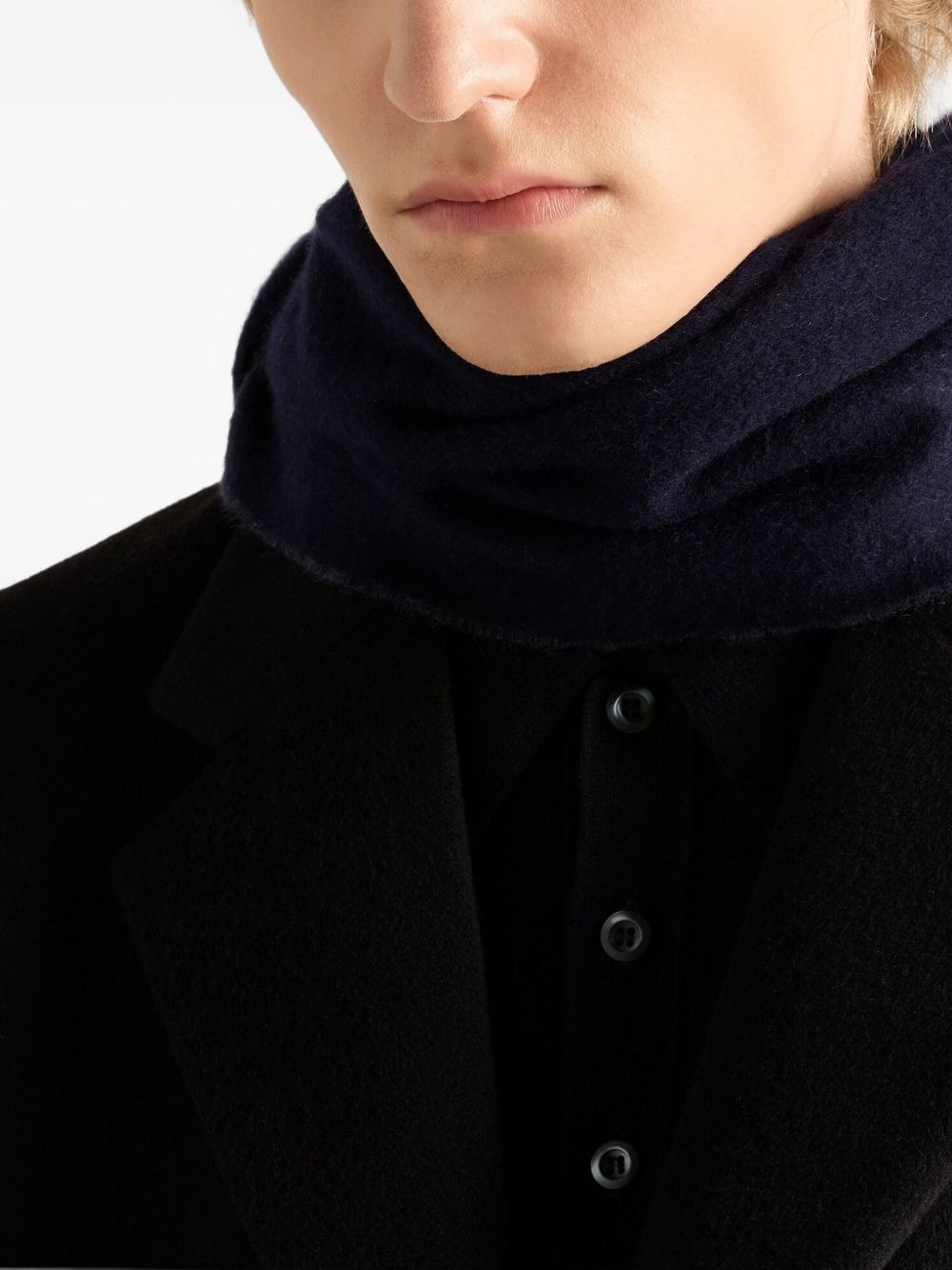 triangle-logo fringe scarf - 4