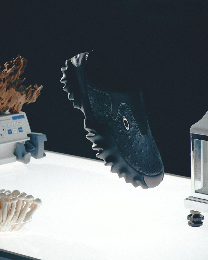 Oakley Factory Team Ostrich Chop Saw Mule - Black 7