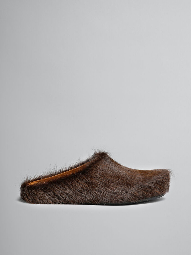 DARK BROWN LONG-HAIR CALFSKIN FUSSBETT SABOT 1
