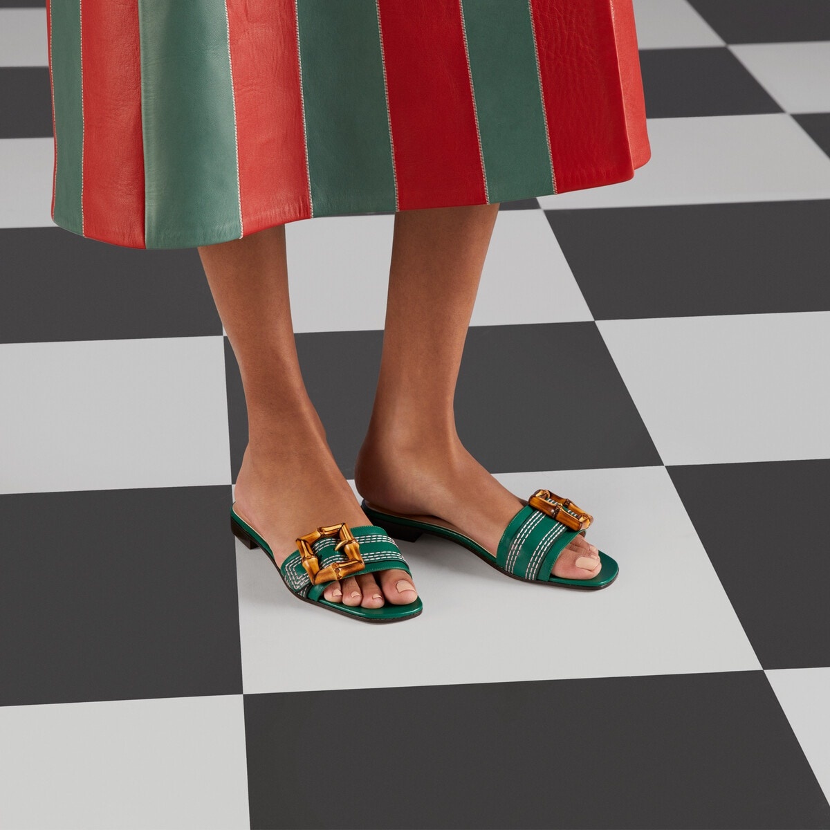 Women's slide sandal with bamboo buckle - 3