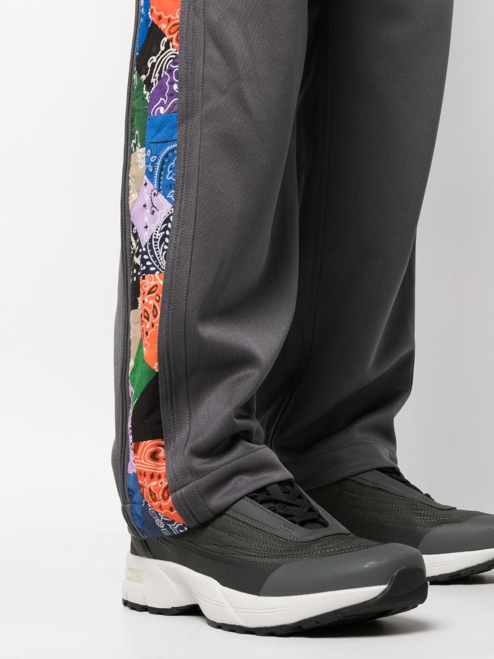 drawstring-waistband bandana-print trousers - 5