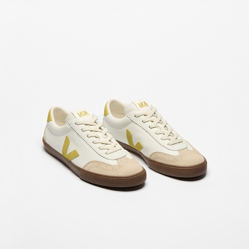 VEJA VOLLEY LEATHER WHITE LIQUOR BARK outlook
