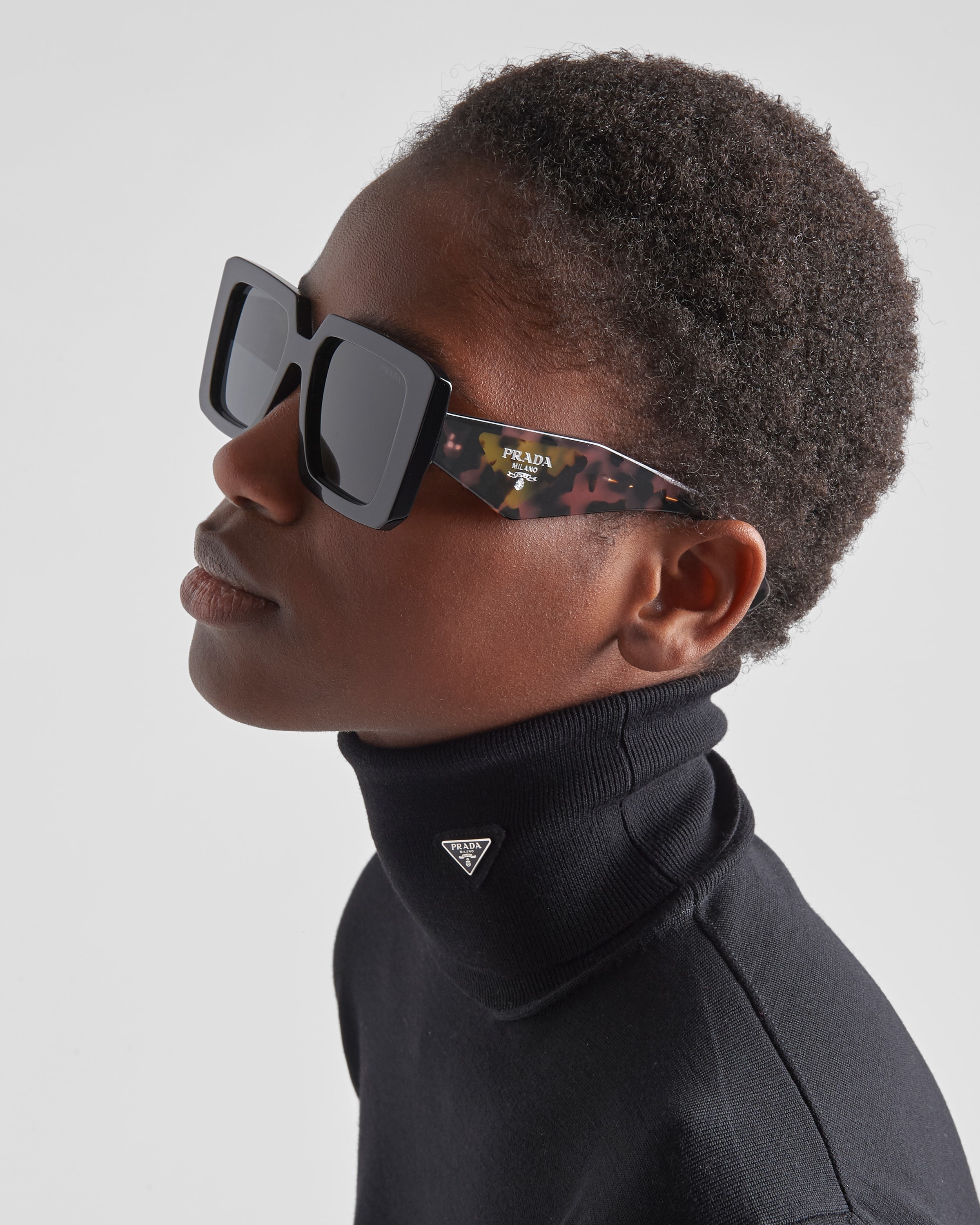 Prada Sunglasses with Prada logo | REVERSIBLE