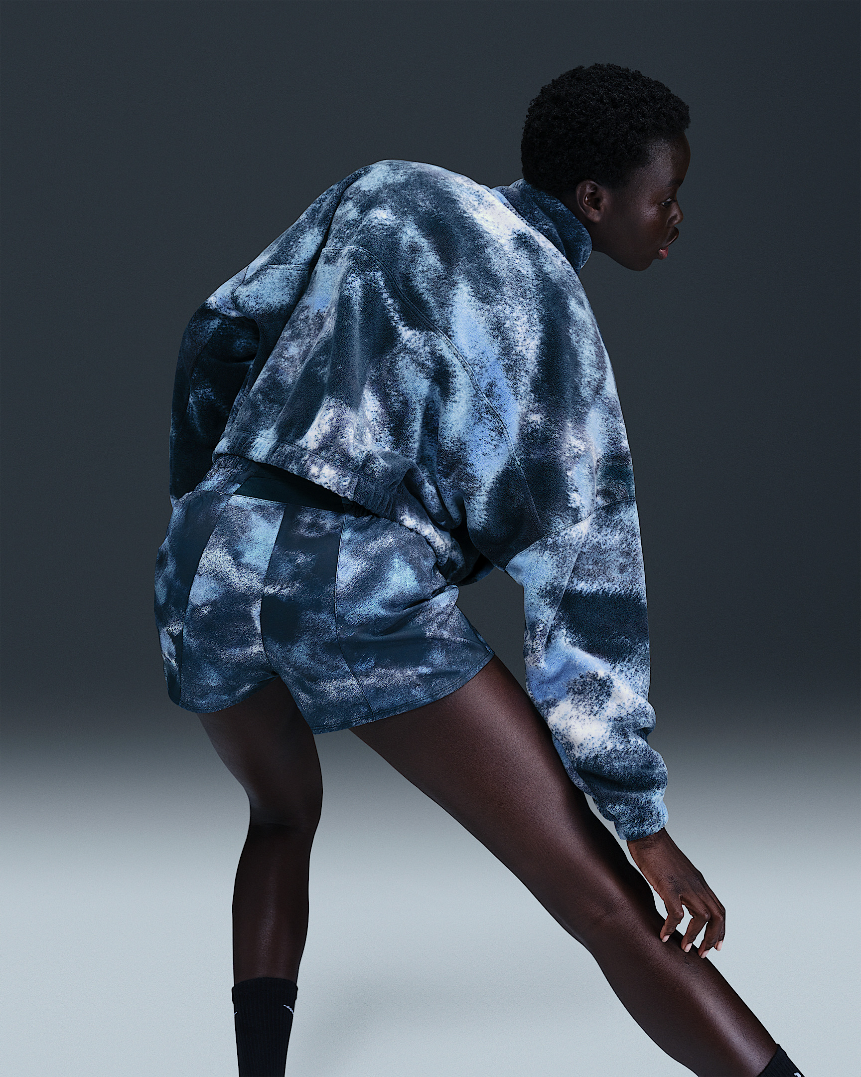 Nike One Women's Therma-FIT Oversized 1/2-Zip Fleece Printed Top - 2
