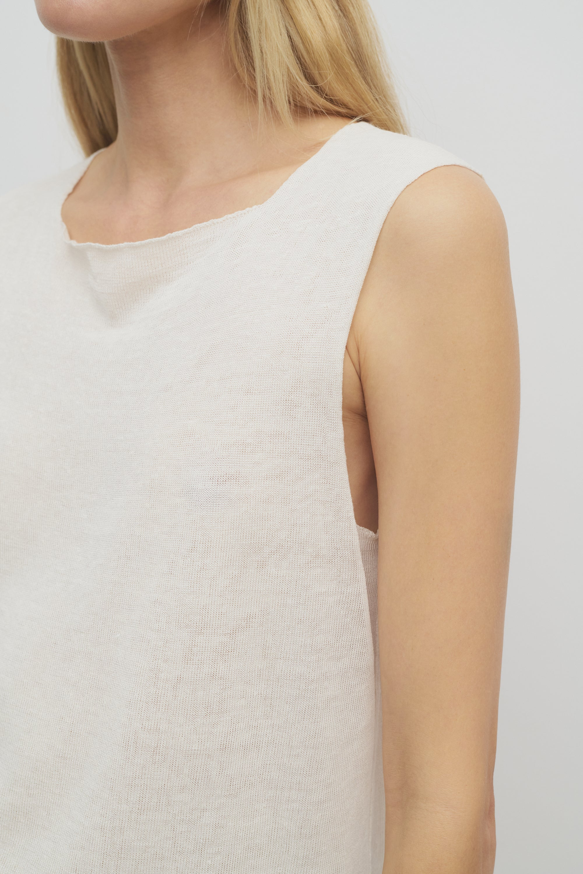 Jaylen Top in Linen and Cotton - 6