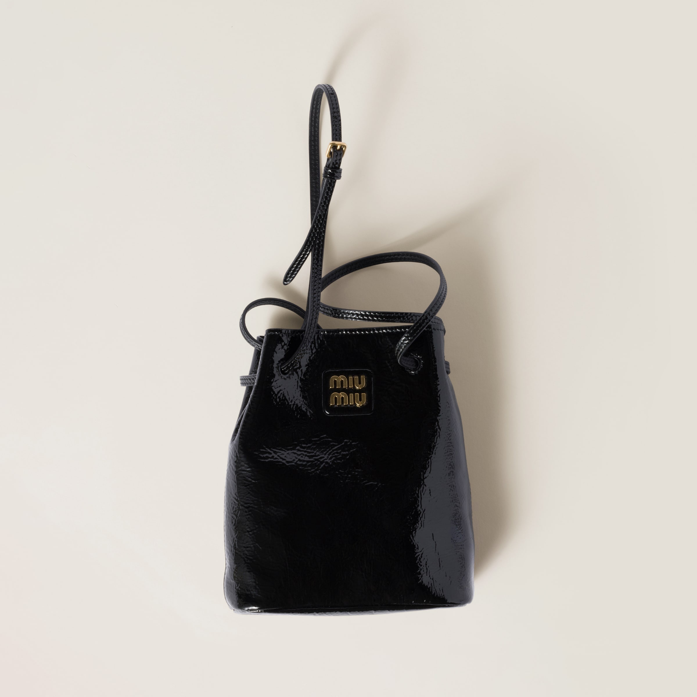 【MIU MIU】NAPLAK PATENT LEATHER POUCH Miu Miu Naplak patent leather pouch | REVERSIBLE