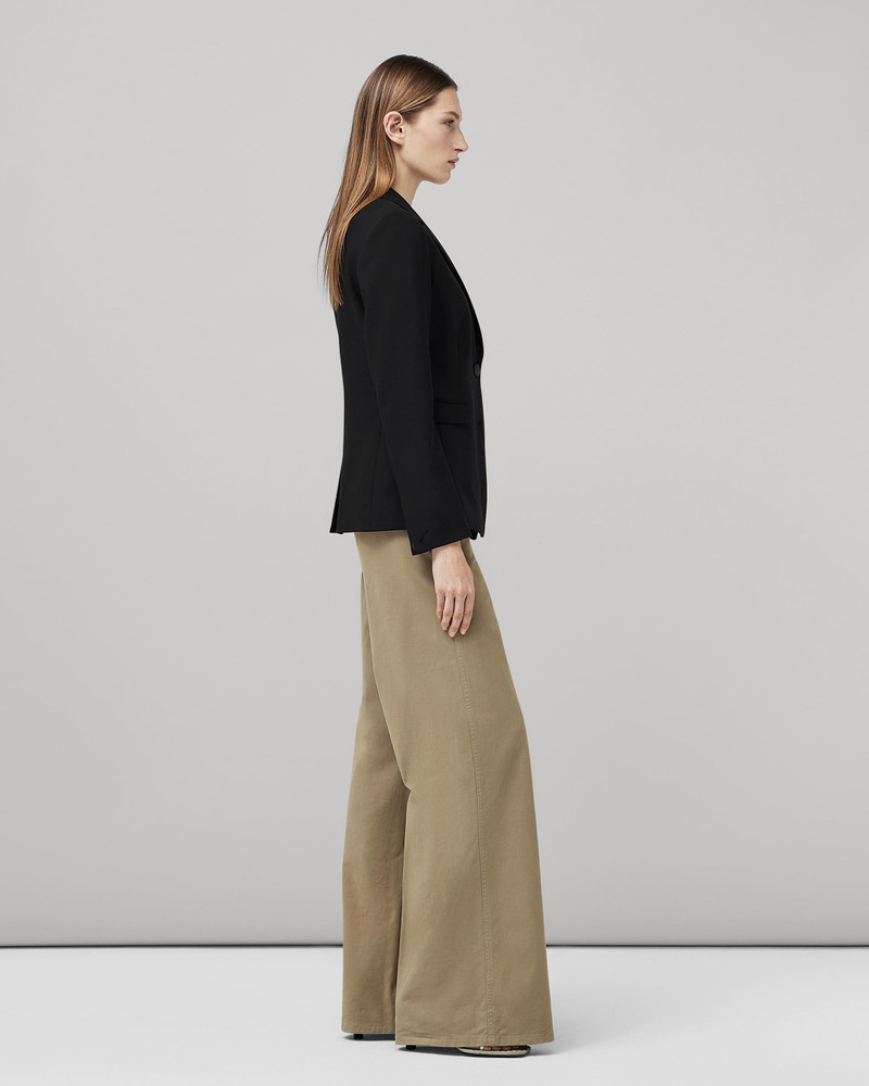 Razor Cady Crepe Blazer
Classic Fit Blazer 4