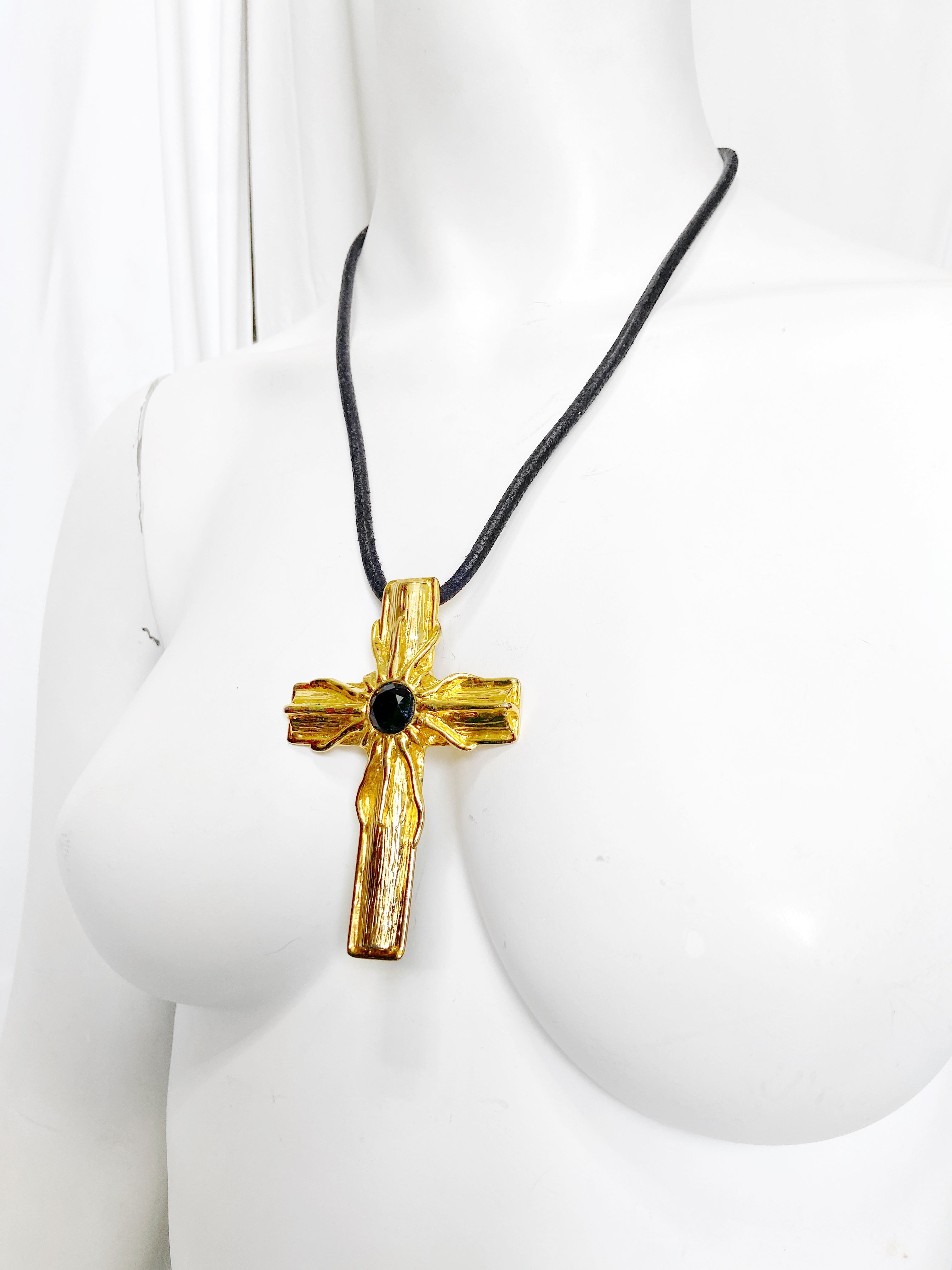 Gianni Versace Sping 1993 Statement Black Gem Giant Gold Cross Necklace with Leather Strap - 5