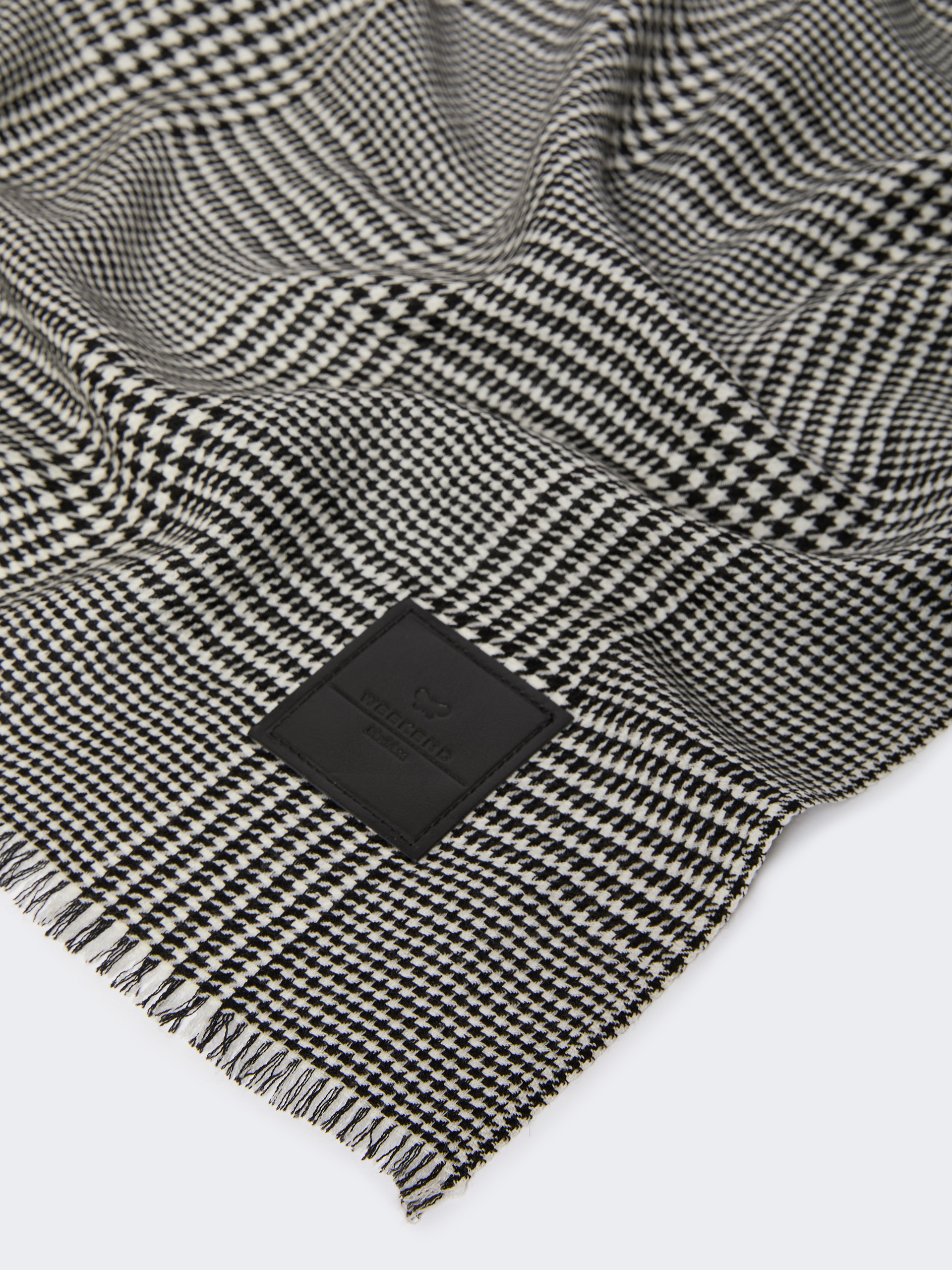 QUANTUM Patterned wool stole - 3