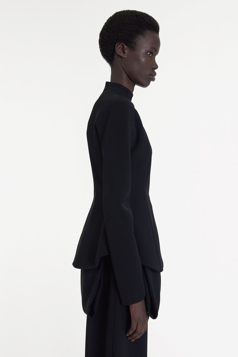 CURVED HEM TOP BLACK 7