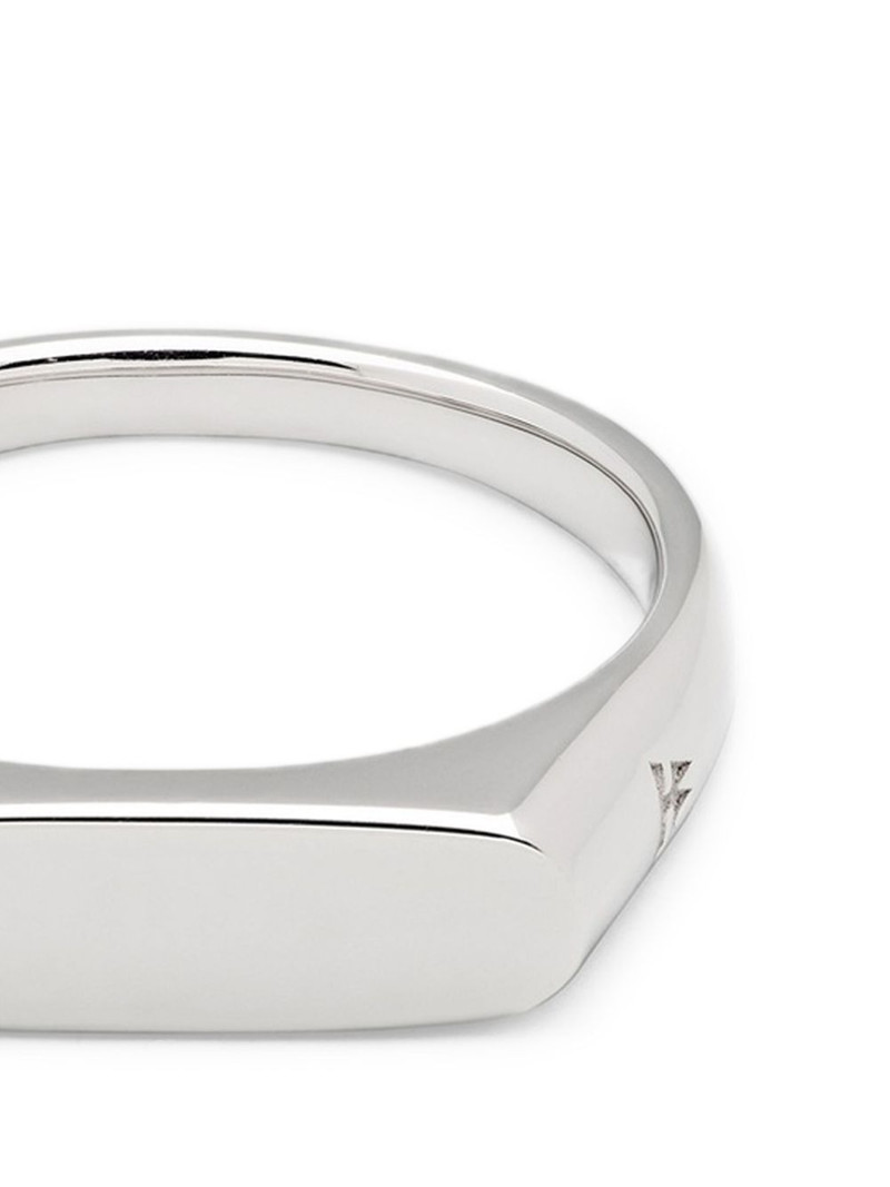 TOM WOOD Knut signet ring outlook