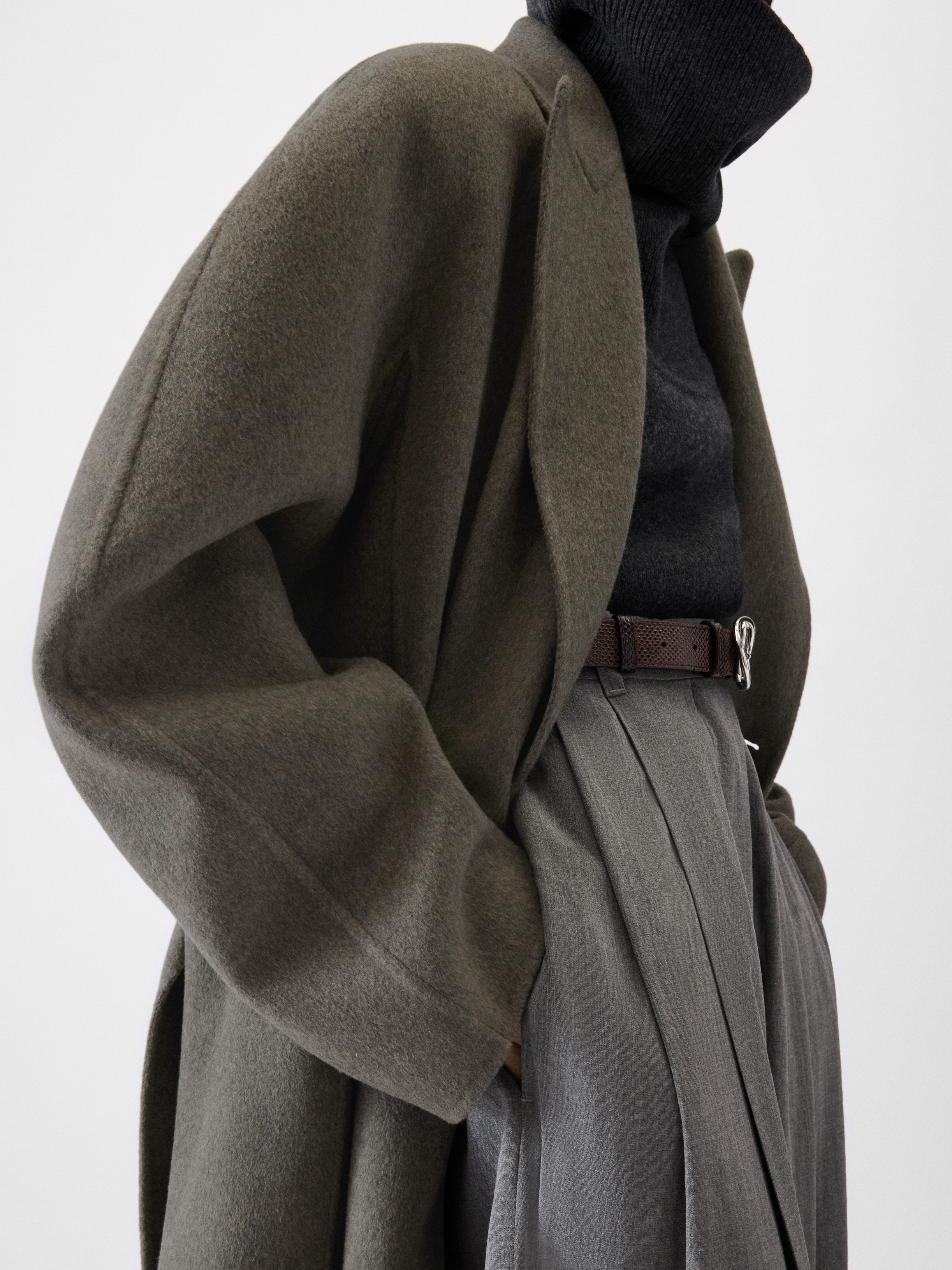 The Curvo Man's coat - 6