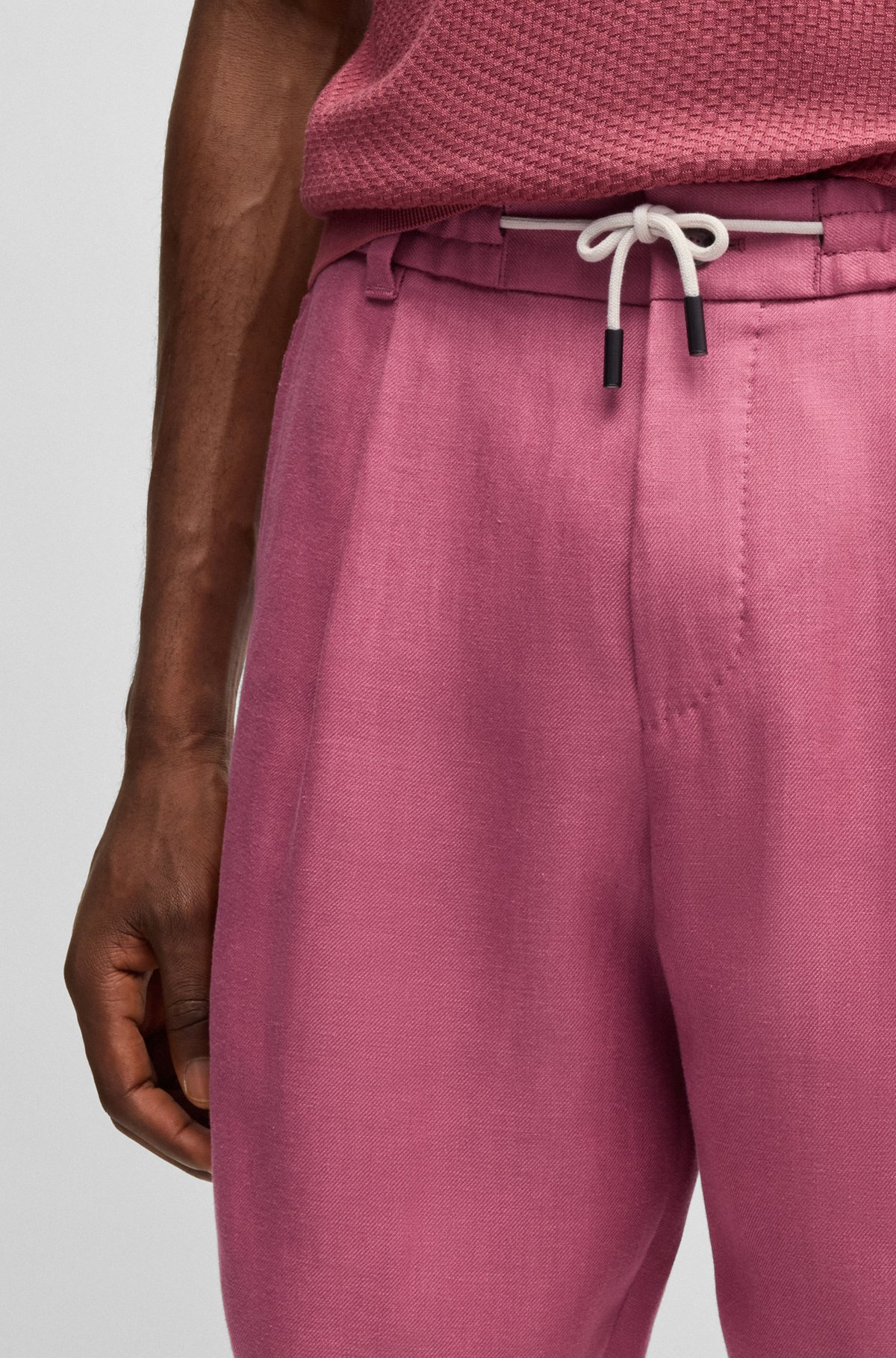 TAPERED-FIT SHORTS IN WRINKLE-RESISTANT LINEN - 5