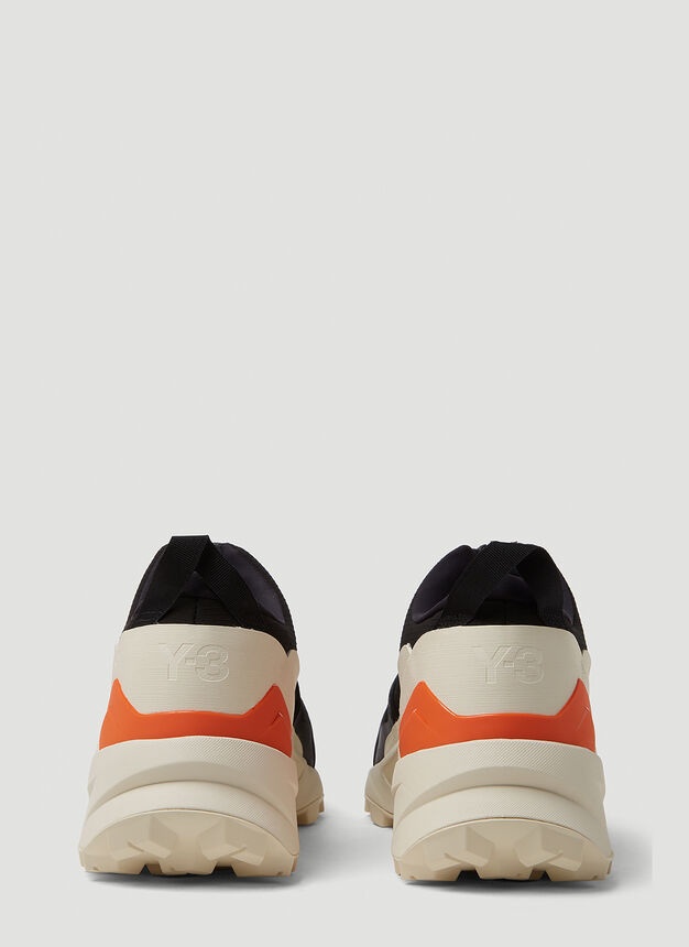 Swift R3 Terrex Sneakers in Black - 4