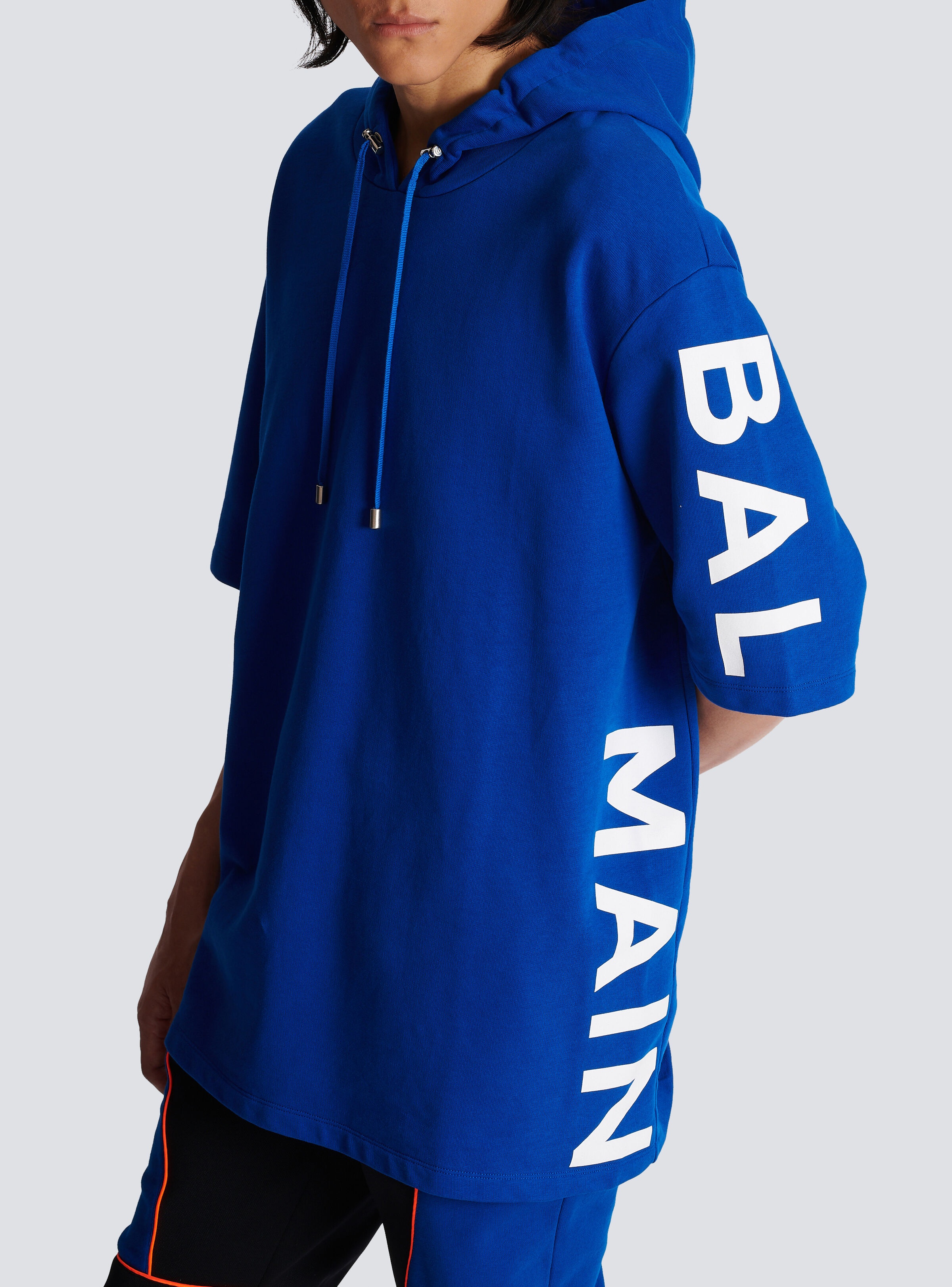 Oversized hoodie in eco-responsible cotton with Balmain logo print - 7