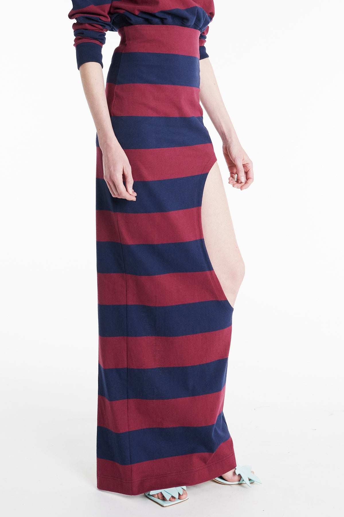 PENCIL SKIRT WITH CUT OUT BURGUNDY NAVY - 3