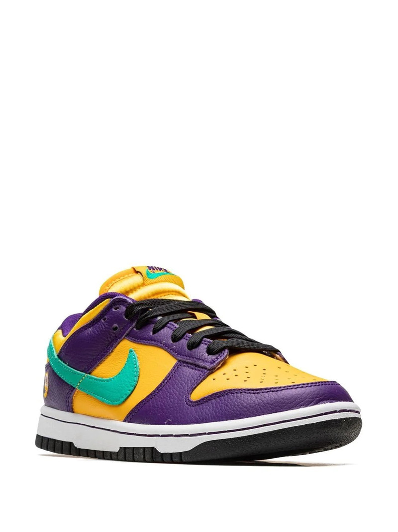 Nike Dunk Low "Lisa Leslie" sneakers outlook