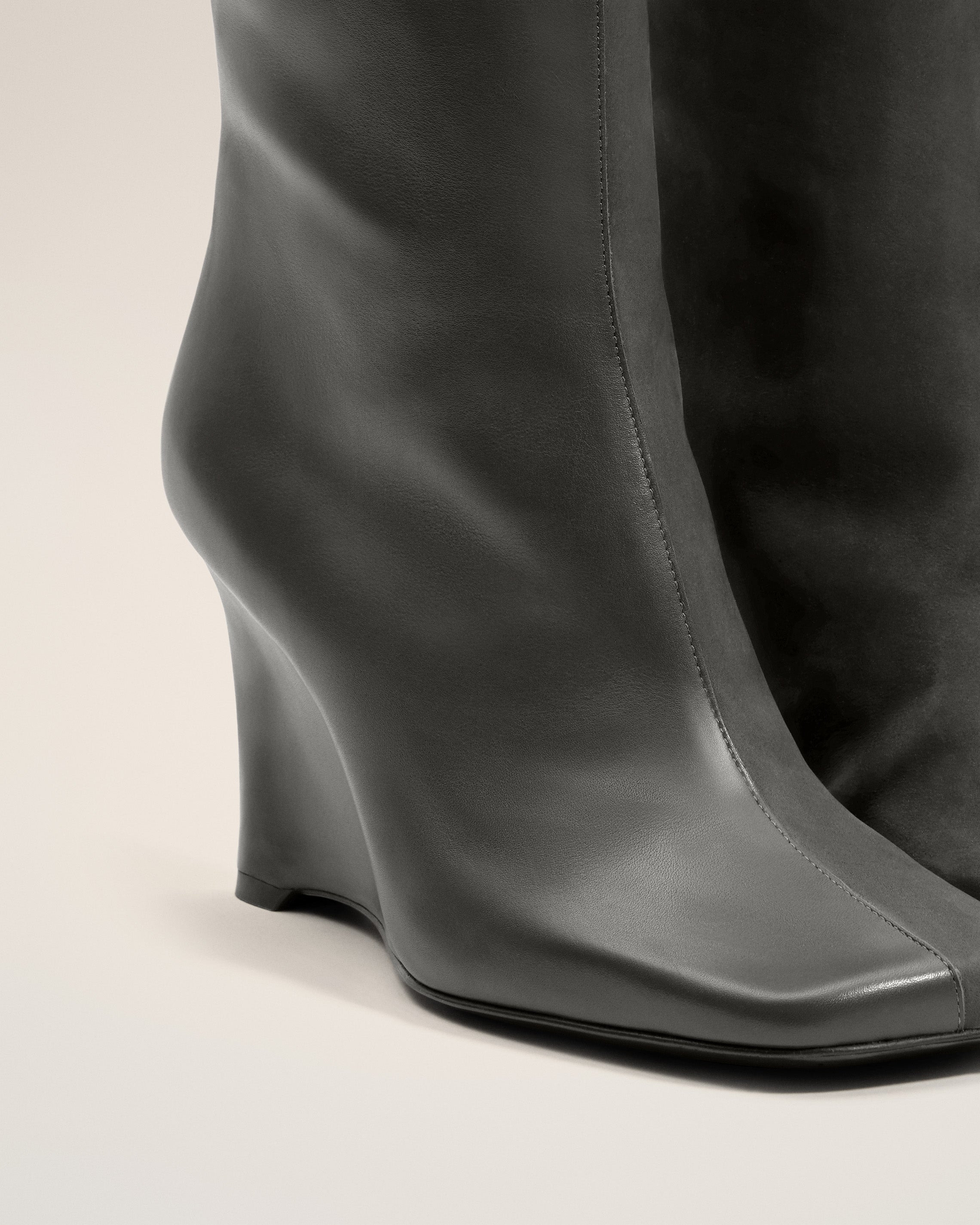 BLACK LEATHER BICOLOR KNEE HIGH BOOTS - 5