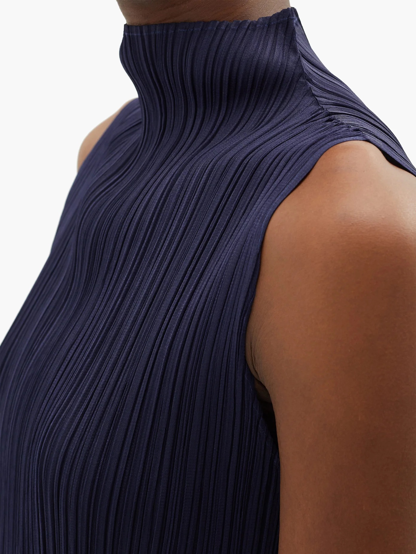 Mock-neck sleeveless technical-pleated top - 3