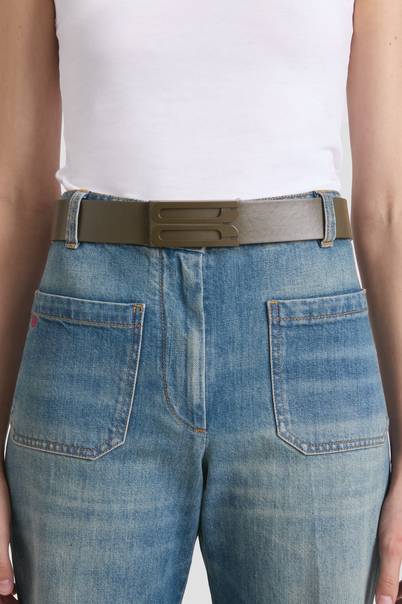 Tonal Jumbo Frame Belt In Dark Khaki Smooth Leather - 2