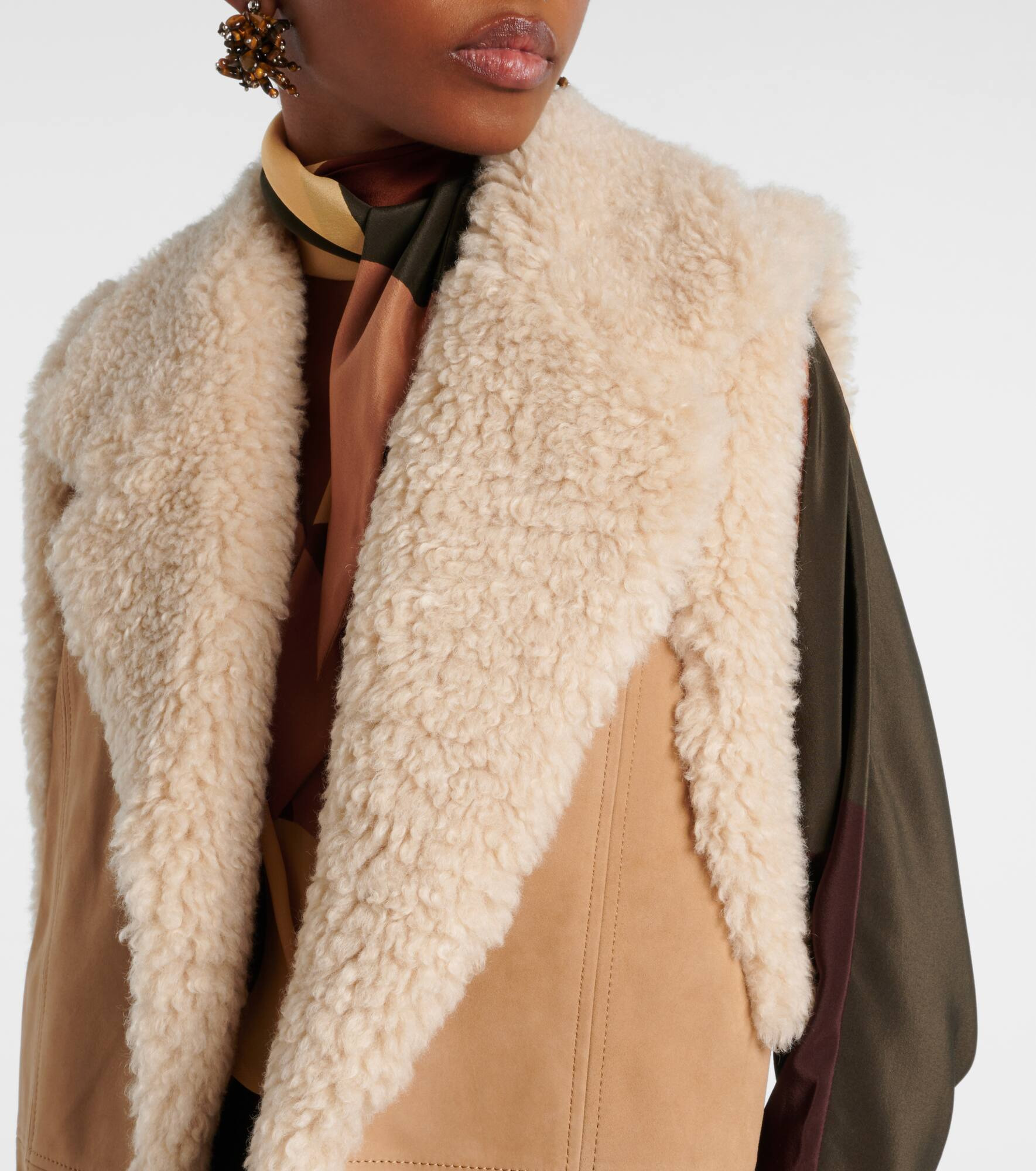 Faux shearling-trimmed suede vest - 4