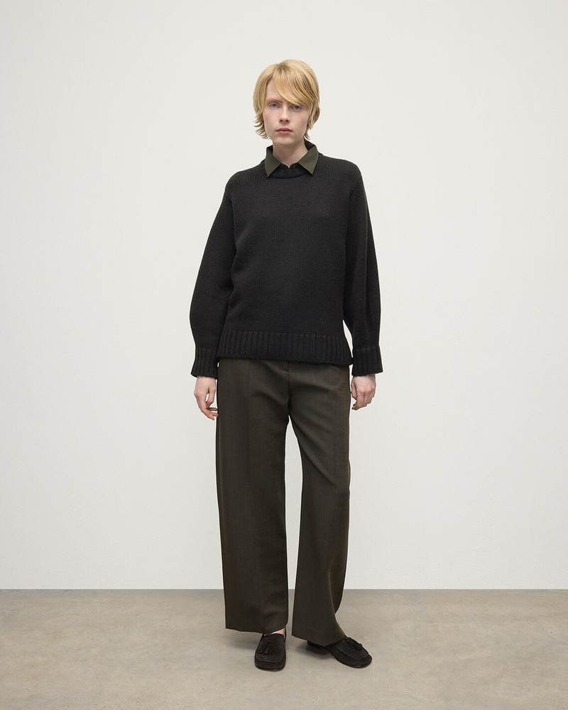Johnstons of Elgin Relaxed Grey Cashmere Jumper outlook