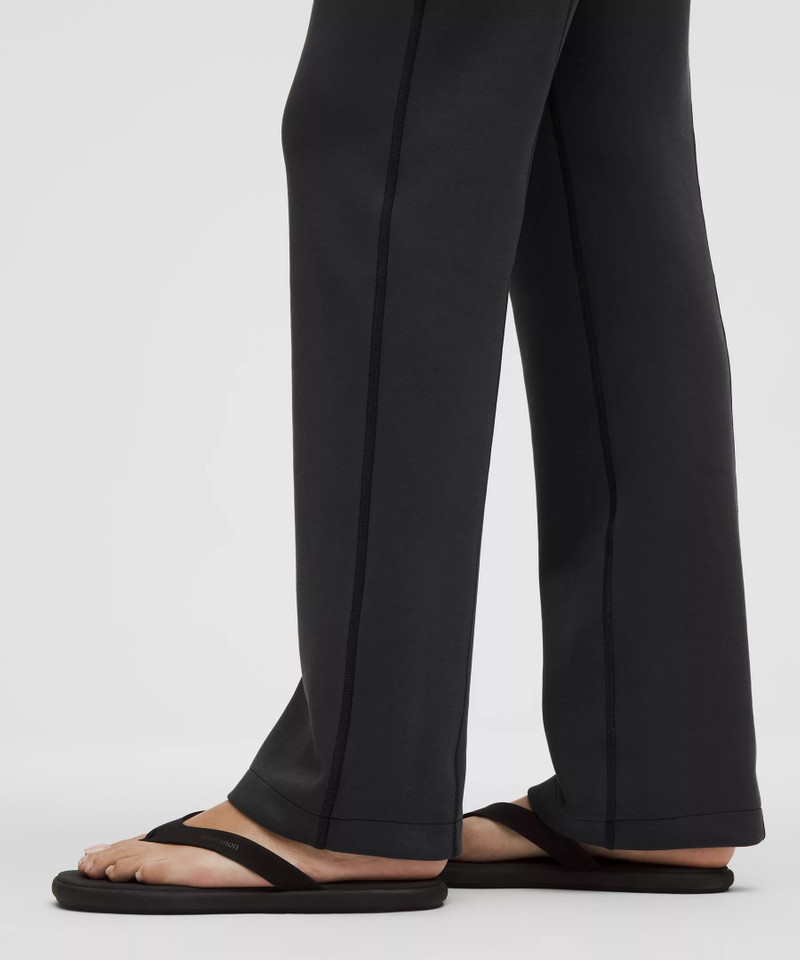 Softstreme High-Rise Straight-Leg Pant *Regular 6