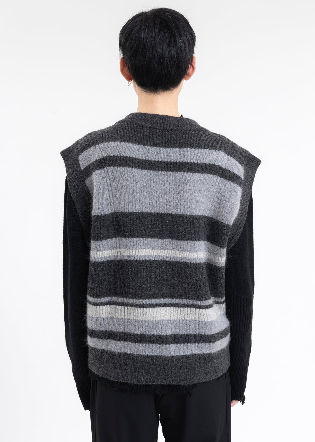 GRAY AND BLACK HOLLOW OUT V-NECK KNIT VEST - 4