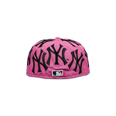 Supreme Supreme x New York Yankees Box Logo New Era 'Pink' outlook
