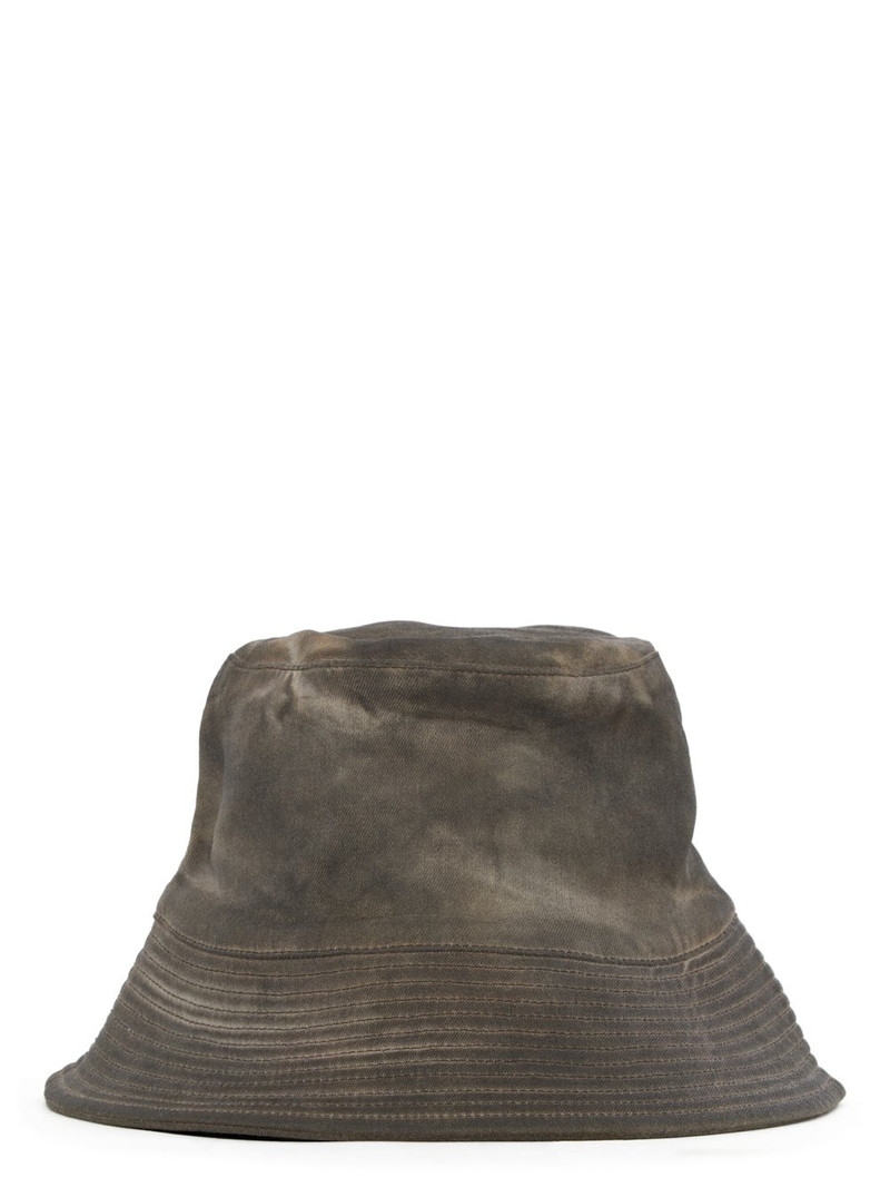 HAT 1