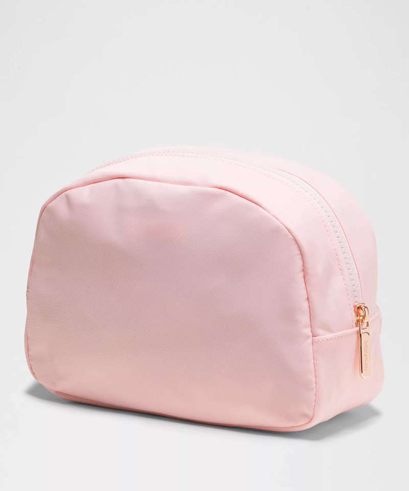 lululemon City Essentials Pouch 4L outlook