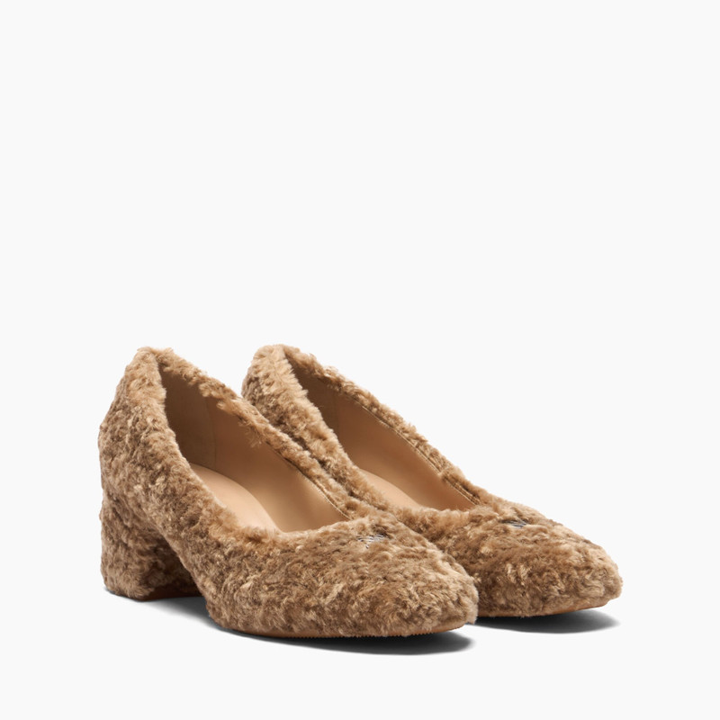 CASADEI Nuova Mun Pump outlook