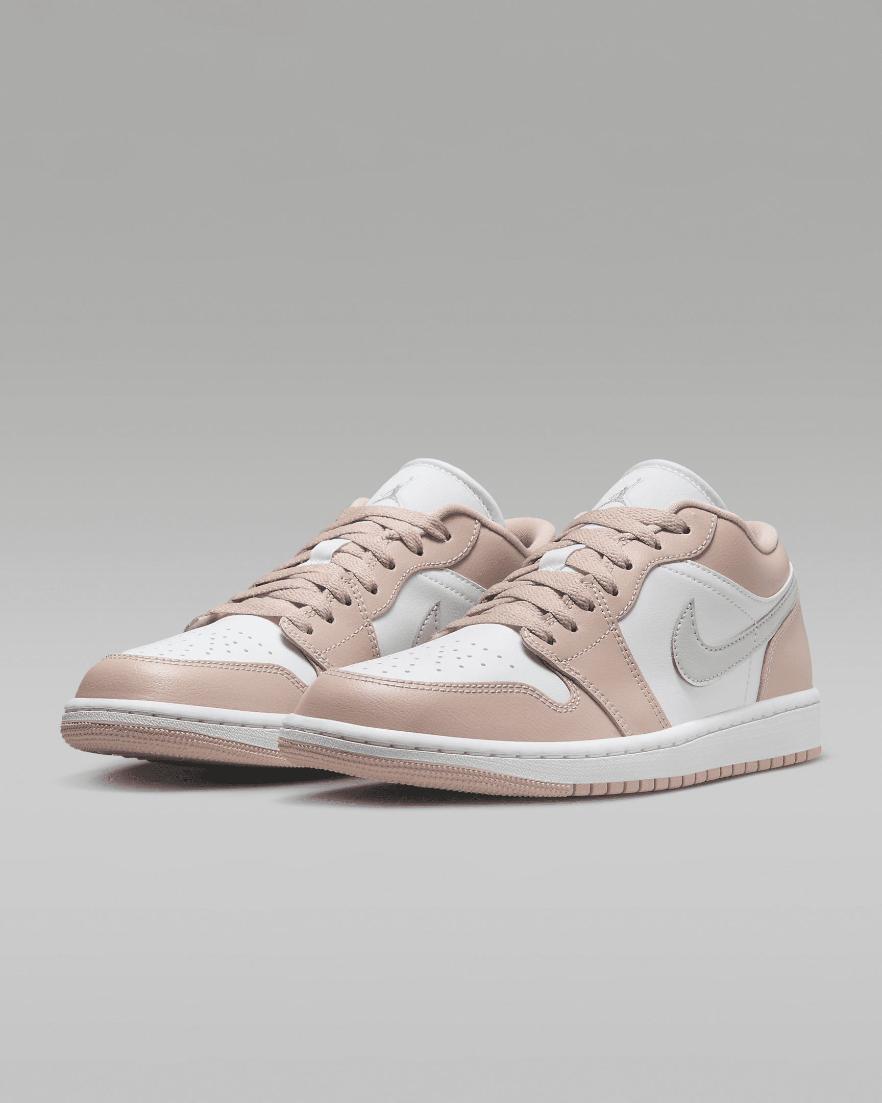 Air Jordan 1 Low Women's Shoes - 5