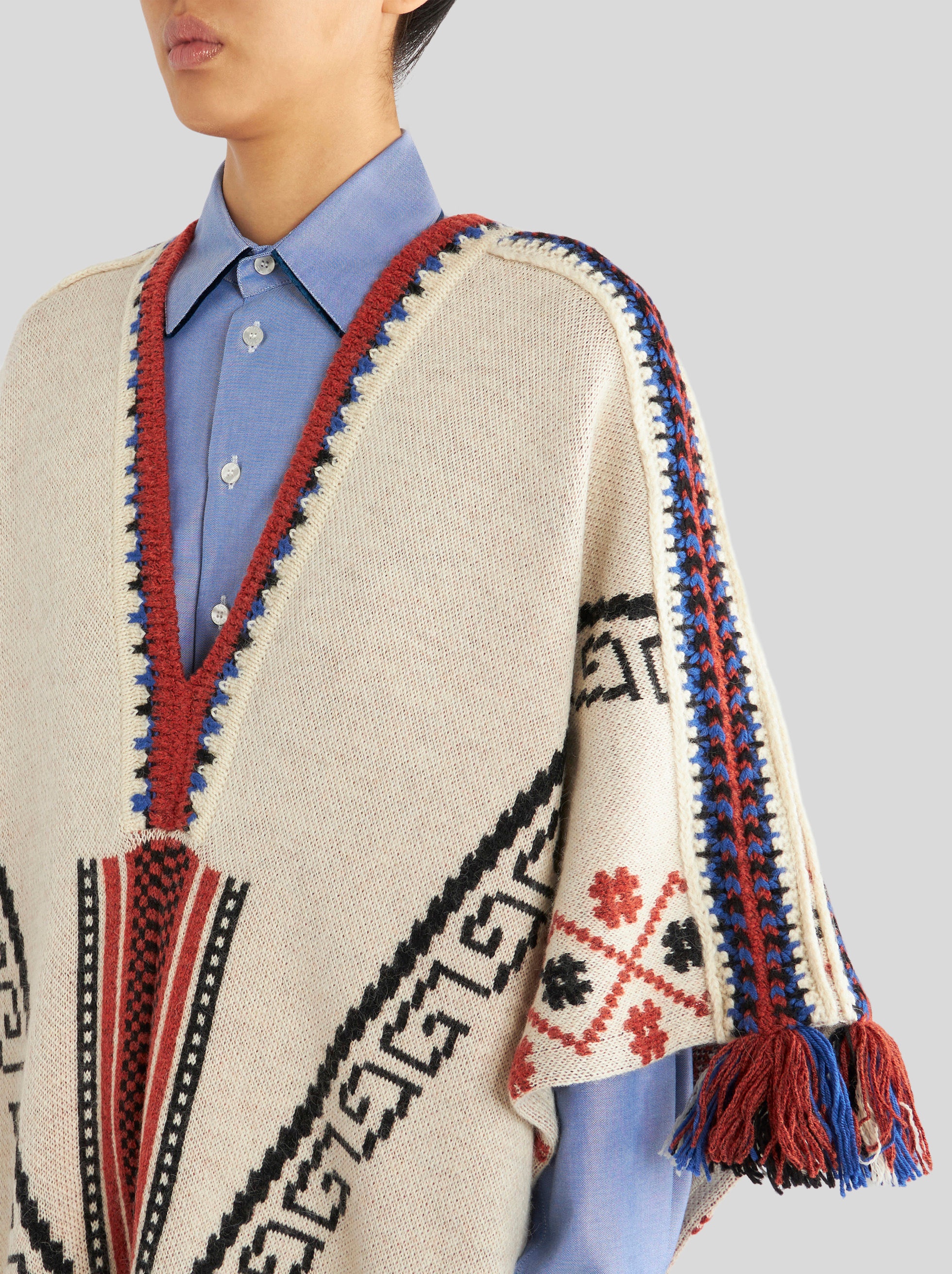 KNITTED PONCHO WITH GEOMETRIC PATTERN - 2