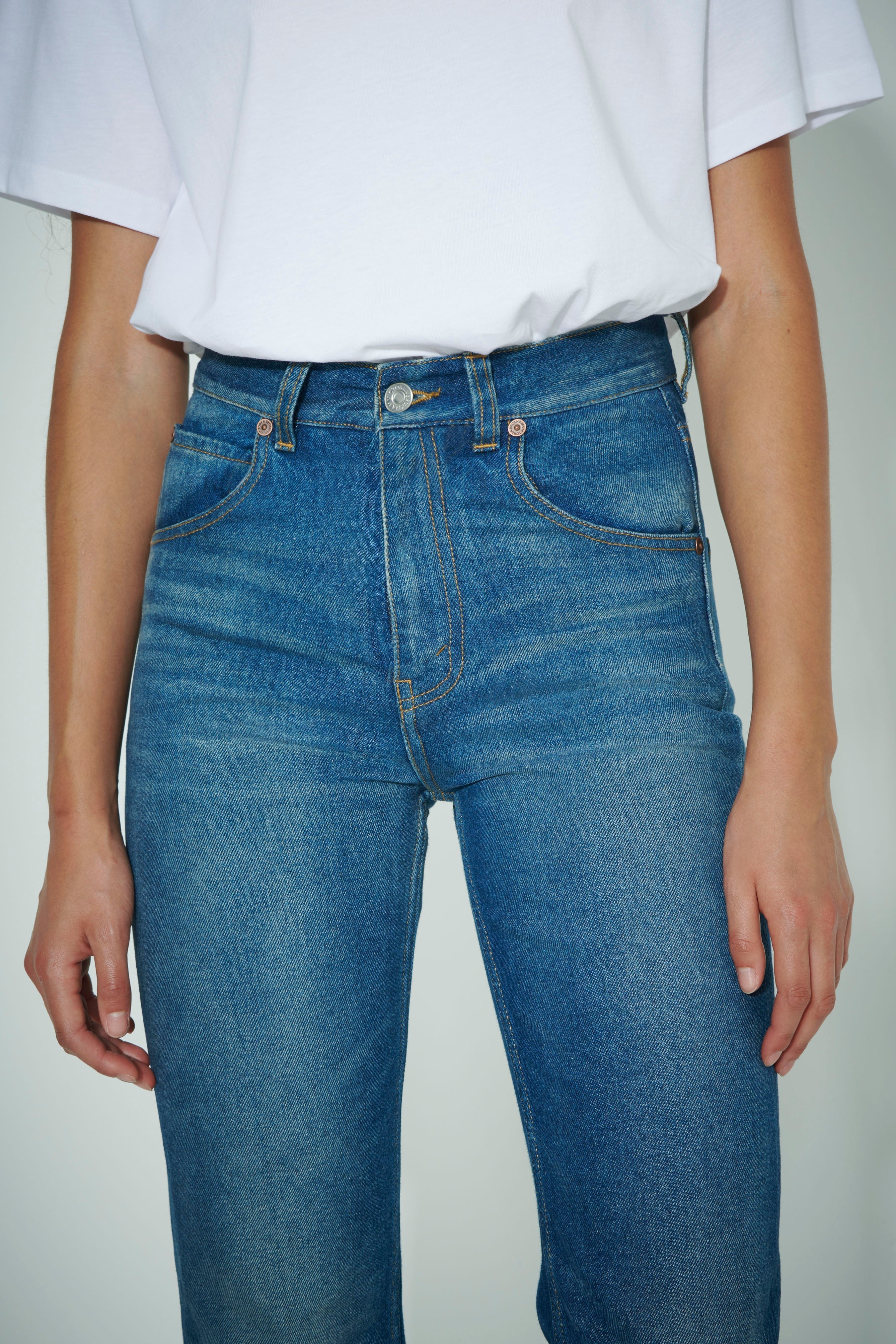 Julia High Waisted Straight Leg Jean in Haze Wash - 4