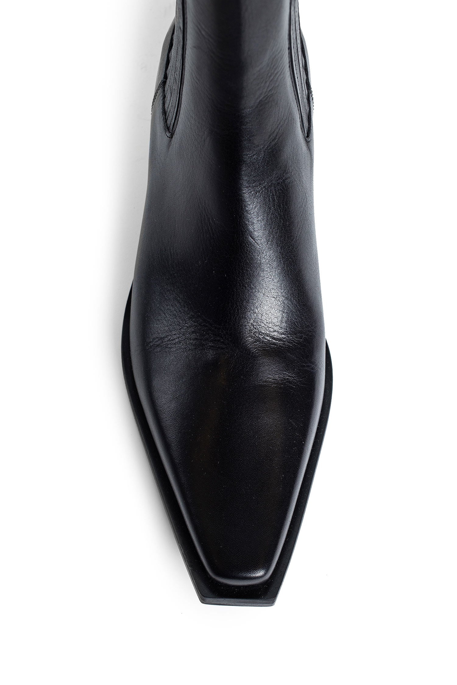 Harper-Pointy-Chelsea-Boots-In-Grained-Shiny-Calfskin - 5